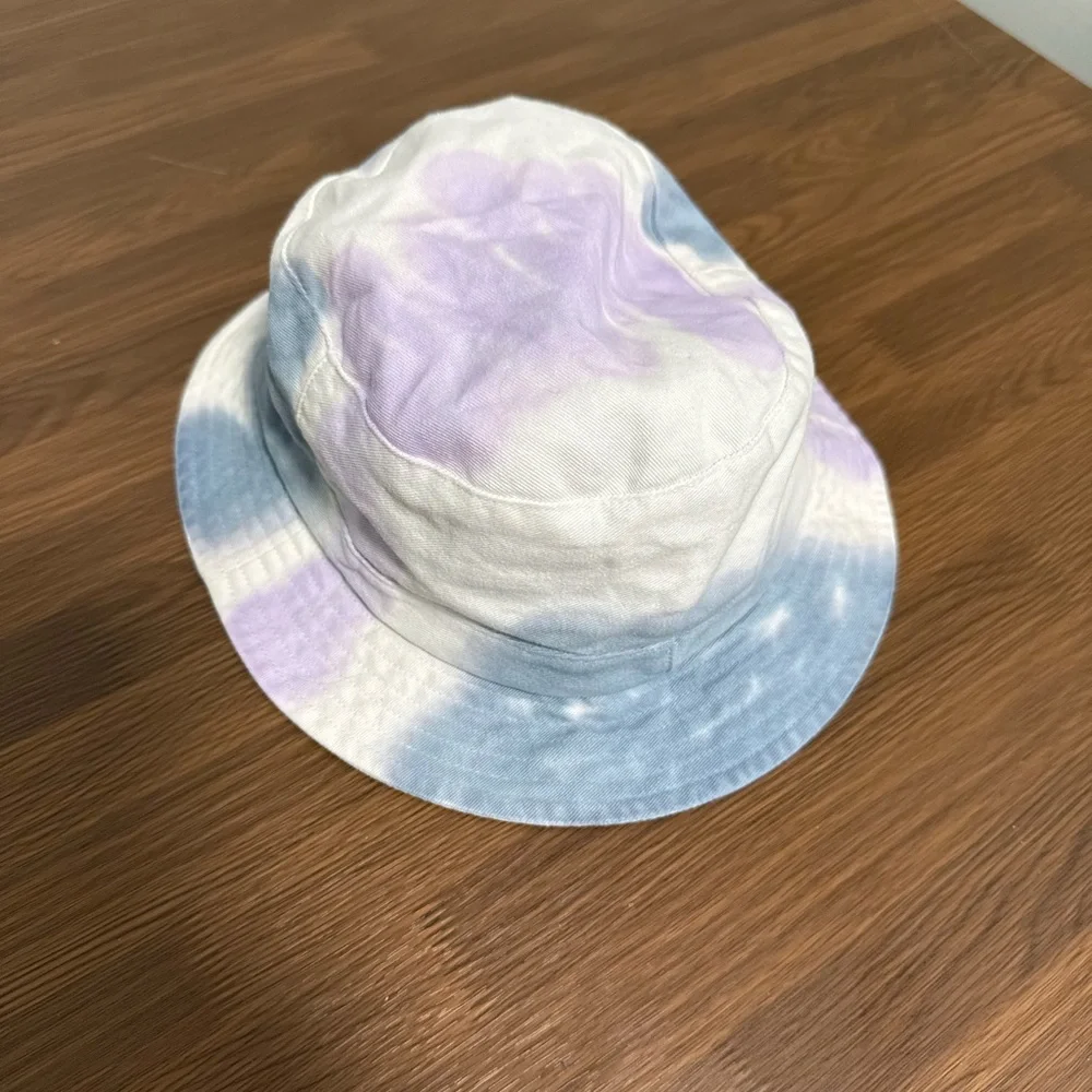 adidas bucket hat